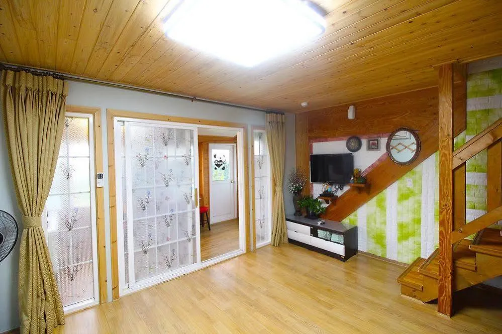 Holiday home Flama Jeju Pension